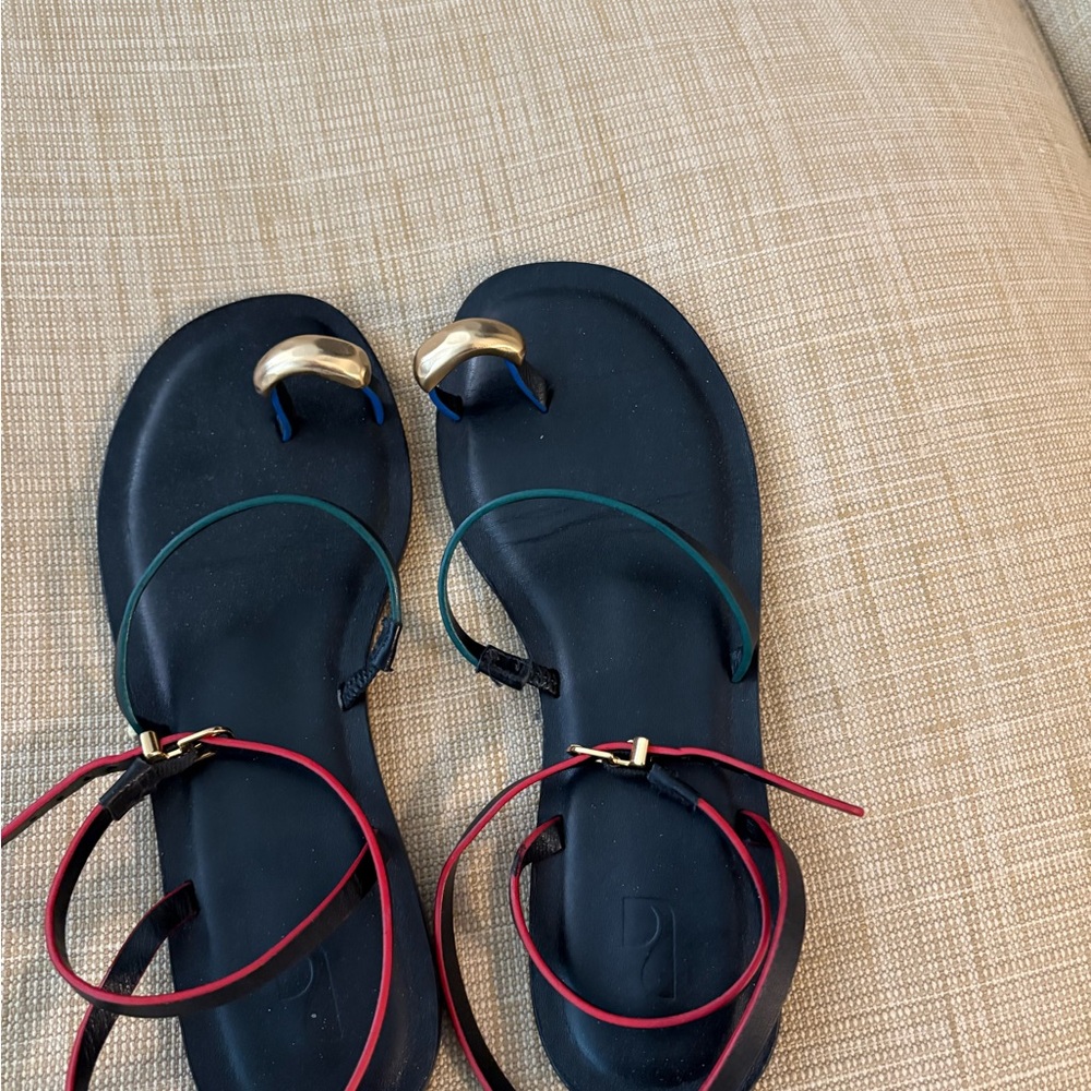 Larroude 6.5 black sandals